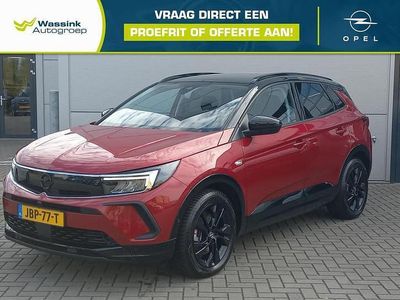 Rood Occasion 2022 Opel Grandland X Ultimate SUV | € 27.035 (Iets duurder)