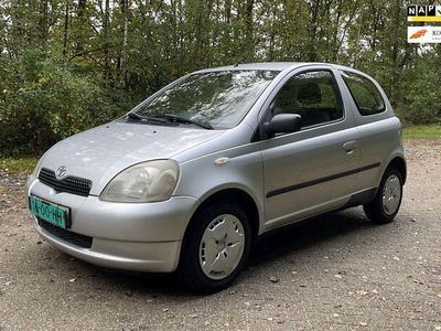 Grijs Occasion 2001 Toyota Yaris Hatchback | € 1.250 (Eerlijke prijs)