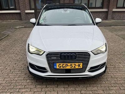 Wit Gebruikt 2015 Audi A3 Sportback e-tron Hatchback | € 16.850 (Eerlijke prijs)