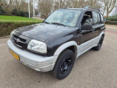 Zwart (metallic) Gebruikt 2000 Suzuki Grand Vitara SUV | € 3.450 (Goede deal)
