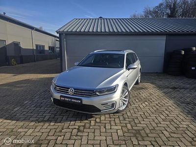 Grijs (metallic) Occasion 2016 VW Passat Highline Stationwagen | € 14.995 (Eerlijke prijs)