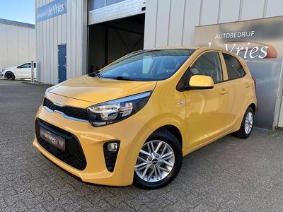 Geel (metallic) Occasion 2022 Kia Picanto Hatchback | € 12.690 (Eerlijke prijs)