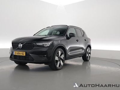 Zwart Occasion 2022 Volvo XC40 Plus SUV | € 31.900 (Eerlijke prijs)