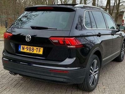 Zwart Occasion 2017 VW Tiguan Highline SUV | € 17.899