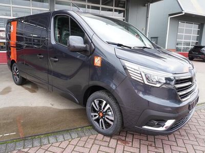Grijs Occasion 2024 Renault Trafic MPV | € 37.850 (Eerlijke prijs)