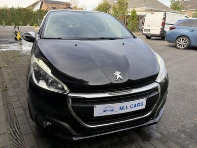 Zwart Gebruikt 2012 Peugeot 208 Allure Hatchback | € 5.750 (Duur)