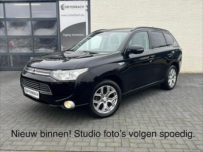 Zwart Gebruikt 2013 Mitsubishi Outlander P-HEV Instyle SUV | € 11.490 (Eerlijke prijs)