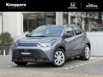 Grijs (metallic) Nieuw 2025 Toyota Aygo X Play SUV | € 24.444 (Eerlijke prijs)
