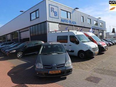 Nissan Almera Tino