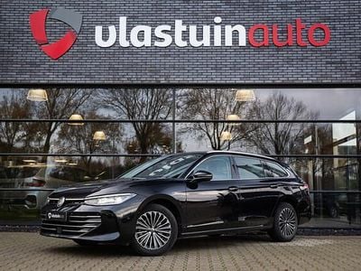 Zwart Gebruikt 2025 VW Passat Business Stationwagen | € 39.850 (Iets duurder)