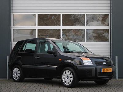 Zwart Gebruikt 2010 Ford Fusion Cool & Sound Edition MPV | € 3.999 (Iets duurder)