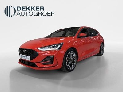 Rood Gebruikt 2024 Ford Focus ST-Line X Hatchback | € 26.945 (Eerlijke prijs)