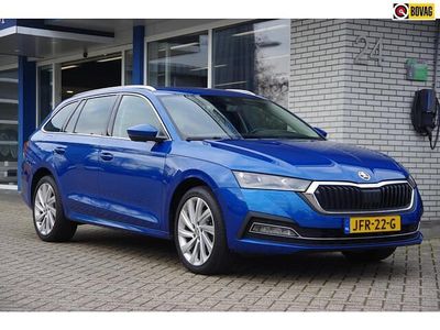 Blauw (metallic) Occasion 2022 Skoda Octavia Business Line Stationwagen | € 23.900 (Iets duurder)