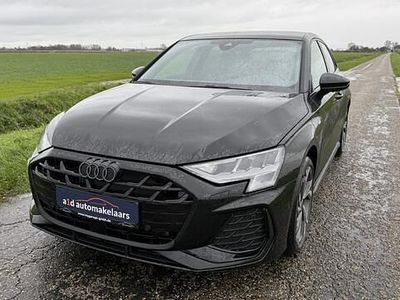 Zwart Gebruikt 2025 Audi A3 Sportback Comfort Hatchback | € 43.990