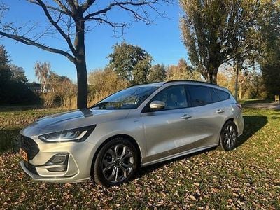Grijs Gebruikt 2023 Ford Focus ST-Line Stationwagen | € 19.950 (Eerlijke prijs)