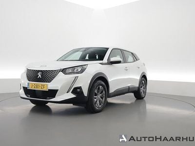 Wit (parellak) Gebruikt 2020 Peugeot e-2008 Active SUV | € 13.900 (Goede deal)