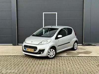 Grijs Gebruikt 2014 Peugeot 107 Active Hatchback | € 3.950 (Eerlijke prijs)