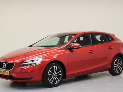 Rood Occasion 2019 Volvo V40 Stationwagen | € 17.450 (Goede deal)