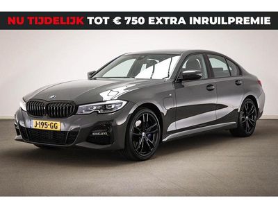 Grijs Gebruikt 2020 BMW 330 M Sport Sedan | € 31.750 (Eerlijke prijs)