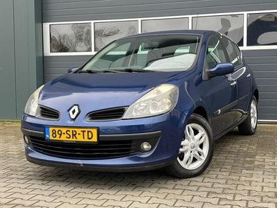 tweedehands Renault Clio 1.4-16V Dynamique Luxe Airco