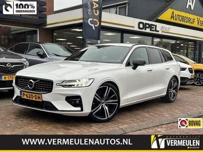 Wit Occasion 2022 Volvo V60 R-Design Stationwagen | € 32.900 (Goede deal)