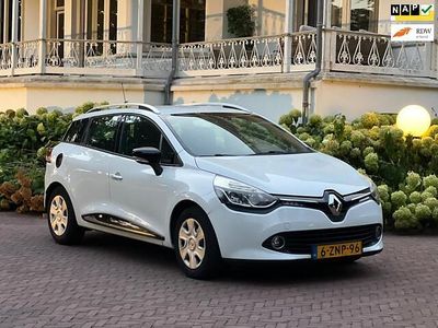 Wit Occasion 2015 Renault Clio GrandTour Dynamique Stationwagen | € 3.500 (Eerlijke prijs)