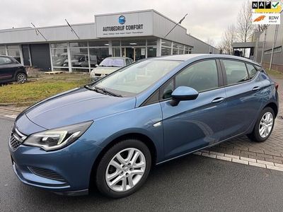 Blauw Gebruikt 2016 Opel Astra Edition Hatchback | € 8.899 (Iets duurder)