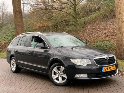 tweedehands Skoda Superb Combi 1.6 TDI Greenline Active 2014 FULL OPTION ! LEDER XENON NAVI MEMORY !