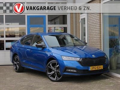 Blauw Gebruikt 2022 Skoda Octavia SportLine Hatchback | € 26.850 (Eerlijke prijs)