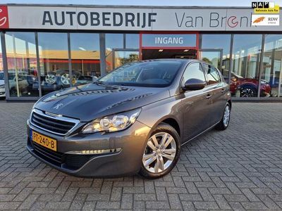 tweedehands Peugeot 308 1.2 PureTech 110PK Active | Trekhaak | Navigatie