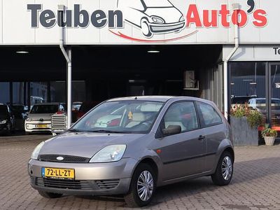 Grijs Gebruikt 2003 Ford Fiesta Ambiente Hatchback | € 895 (Eerlijke prijs)