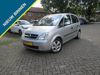 Grijs Gebruikt 2004 Opel Meriva MPV | € 1.950 (Duur)