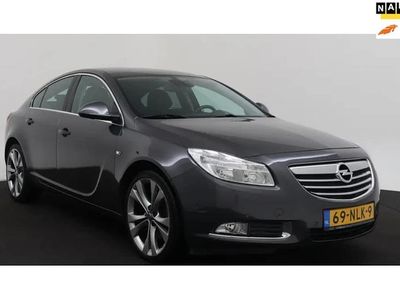 Grijs Gebruikt 2010 Opel Insignia Edition Hatchback | € 5.495 (Eerlijke prijs)