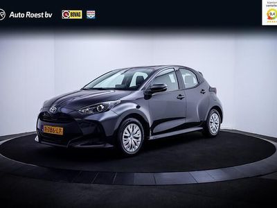 Zwart Gebruikt 2022 Toyota Yaris Active Hatchback | € 20.750 (Eerlijke prijs)