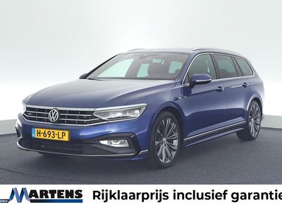 Blauw Gebruikt 2020 VW Passat Elegance Stationwagen | € 27.949 (Eerlijke prijs)