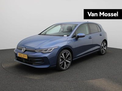 Blauw Occasion 2025 VW Golf VIII Edition Hatchback | € 34.400 (Eerlijke prijs)