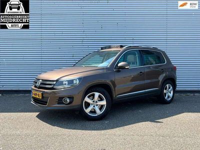 tweedehands VW Tiguan 1.4 TSI R-Line Edition / Pano / Trekhaak / Leer /