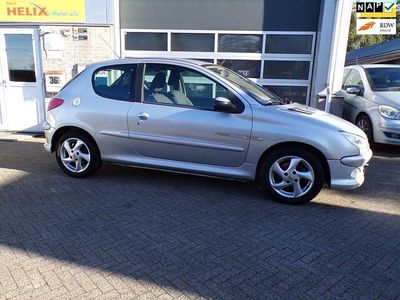 Grijs Gebruikt 2005 Peugeot 206 Quiksilver Hatchback | € 1.450 (Eerlijke prijs)
