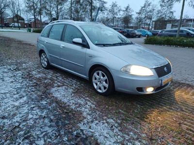 tweedehands Fiat Croma 2.2-16V Emotion