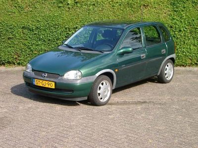 tweedehands Opel Corsa 1.4i CDX nieuwe distributieriem en gereviseerde cil.kop NL auto met NAP, elektrische ramen, centr.vergrendeling, 5 drs