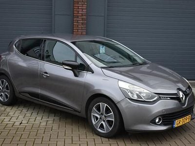 Grijs Gebruikt 2015 Renault Clio IV Night&Day Hatchback | € 6.350 (Eerlijke prijs)