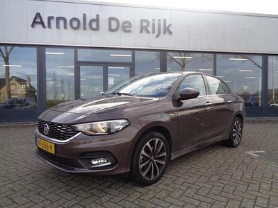 Occasion Fiat Tipo Lounge 95 PK (69 kW) 2017 Bruin Sedan
