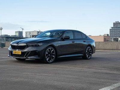 Occasion BMW 550 489 PK (359 kW) 2025 Grijs Sedan