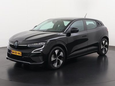 Black (tegne) Gebruikt 2022 Renault Mégane IV Equilibre Hatchback | € 22.945 (Goede deal)