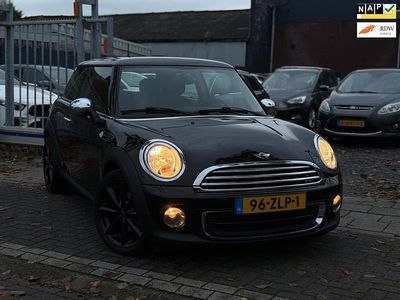 Zwart (metallic) Gebruikt 2013 Mini ONE Hatchback | € 6.995 (Duur)