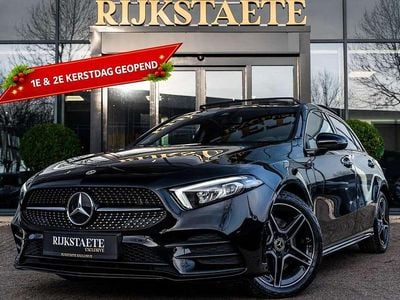 Zwart (metallic) Gebruikt 2022 Mercedes A250 AMG Hatchback | € 33.900 (Eerlijke prijs)