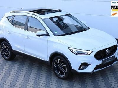 Wit Gebruikt 2022 MG ZS Luxury Sedan | € 18.445 (Eerlijke prijs)