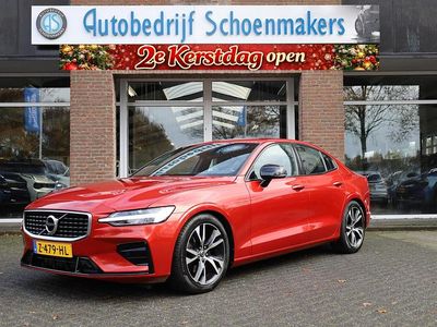 Oranje Gebruikt 2019 Volvo S60 R-Design Sedan | € 28.985 (Eerlijke prijs)