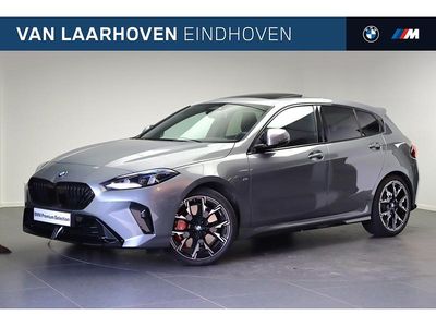 Skyscraper grey (grijs metallic) Gebruikt 2025 BMW 120 Comfort Edition Hatchback | € 43.950