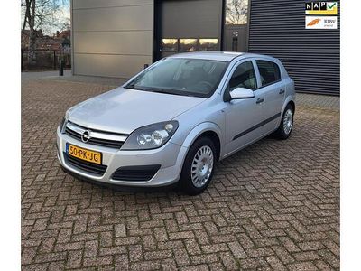 Grijs Occasion 2004 Opel Astra Hatchback | € 2.595 (Eerlijke prijs)